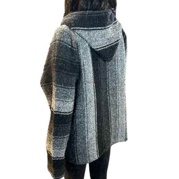 (5 for $25) Gray Baja Hoodie size Medium/Large - Picture 3 of 7